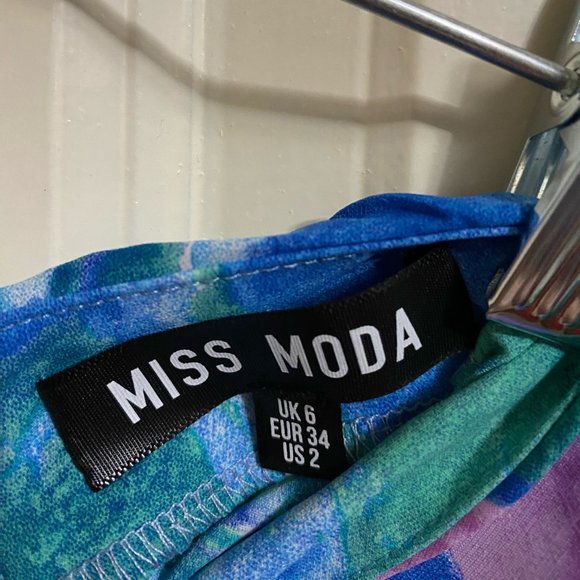 NWT Miss Moda Marble Print Halterneck Midi Dress - Picture 4 of 9